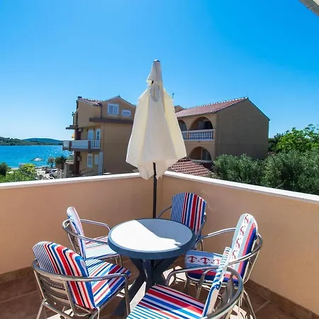 Apartment Goran Near The