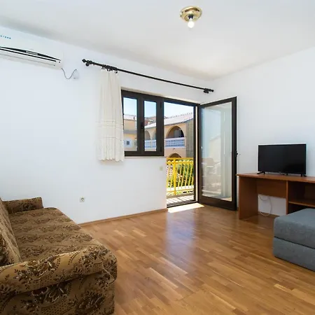 Goran Near The Srima