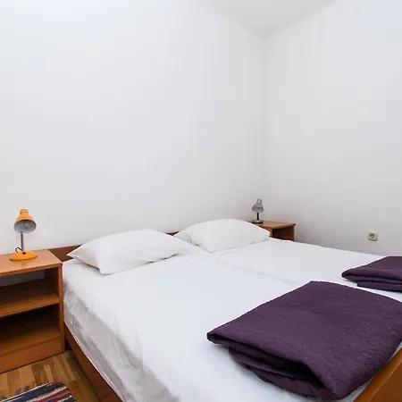 Apartment Goran Near The Srima