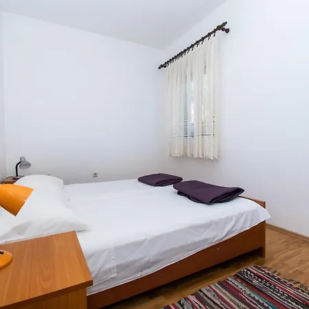 Apartment Goran Near The Srima