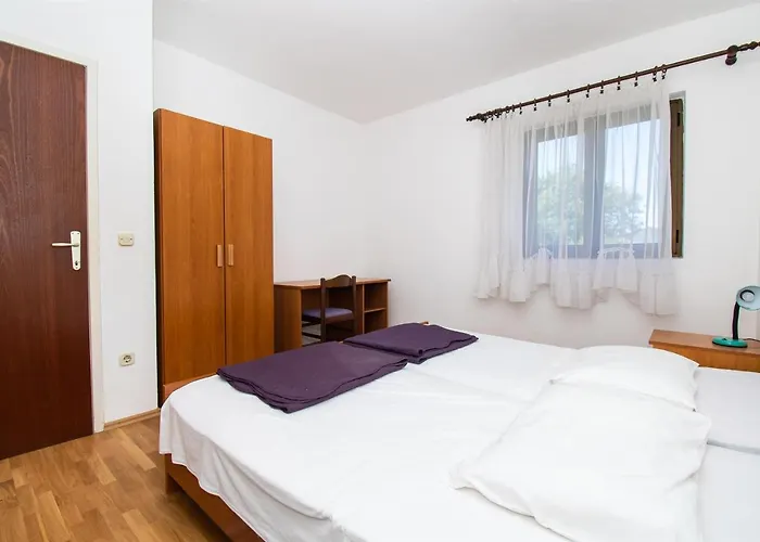 Goran Near The Lejlighed Srima