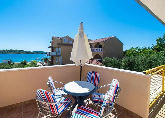 Appartement Goran Near The