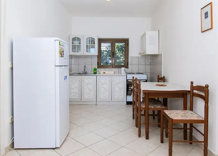 Appartement Goran Near The