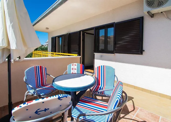 Appartement Goran Near The