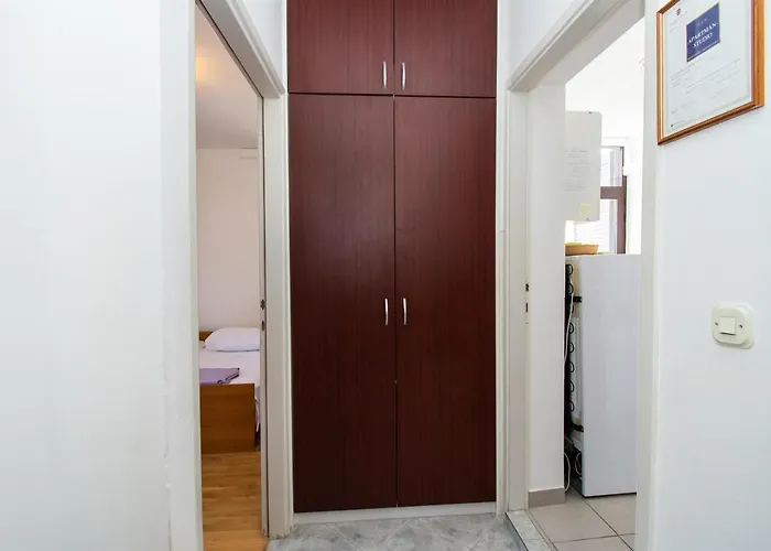 Goran Near The Srima