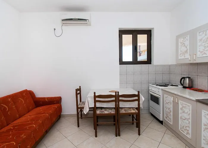 Goran Near The Appartement *