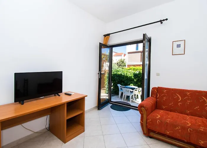 Appartement Goran Near The *