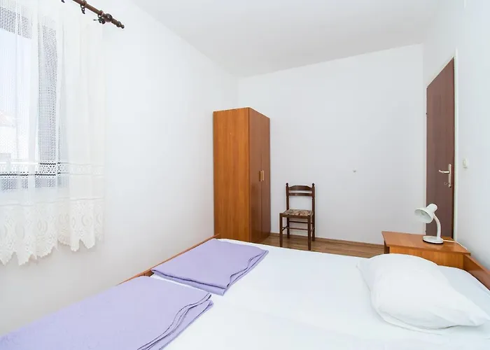 Goran Near The Lejlighed Srima