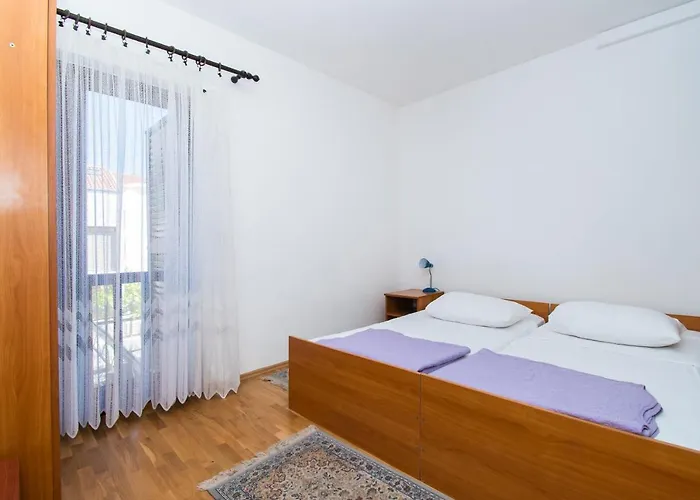 Appartement Goran Near The *