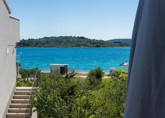 Goran Near The * Srima