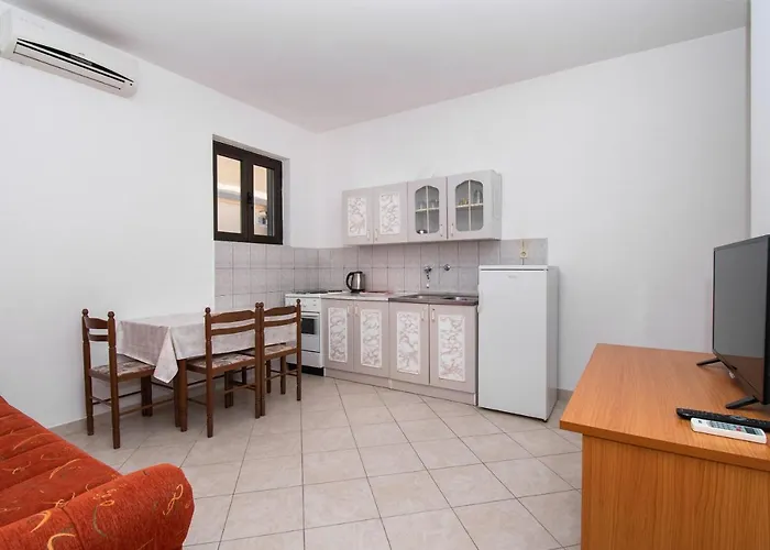 Appartement Goran Near The *