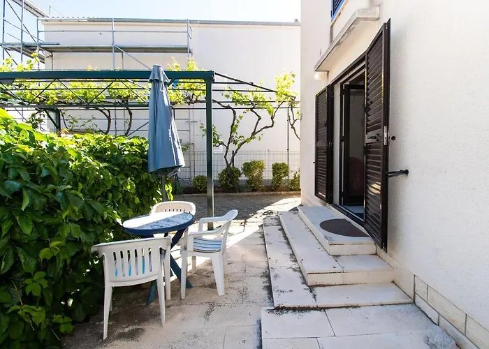 Apartment Goran Near The Srima