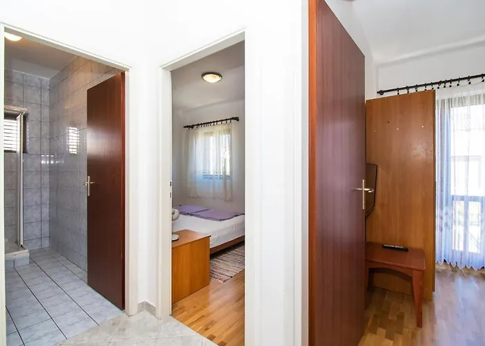 Appartement Goran Near The Srima